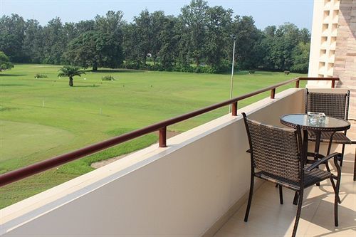 Roca Golf Hotel Bujumbura Bagian luar foto